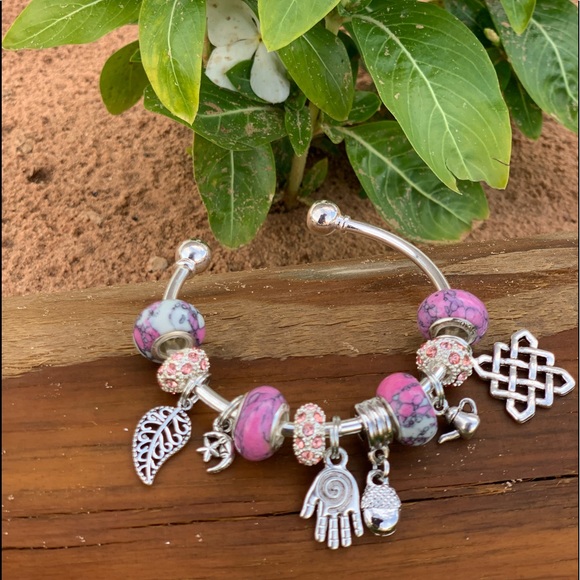 BUTTERFLY BABY BRACELET is stunning 😍💓 - Picture 7 of 7